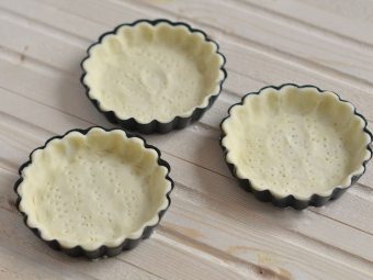 Learning tészta előállításához tartlets omlós tészta, pelyhes, sörfőzés, a friss víz, stb