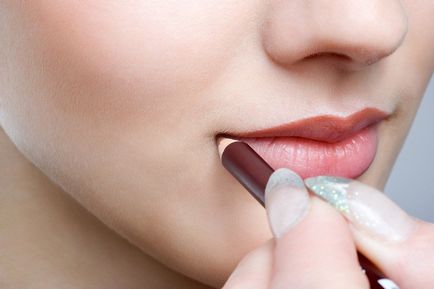 Збільшення губ гіалуронової кислотою і в домашніх умовах