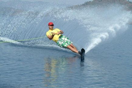 Wakeboarding като се учат да управляват