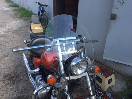 Alegem un volan pe o motocicletă, cum ar fi un crucișător (elicopter)