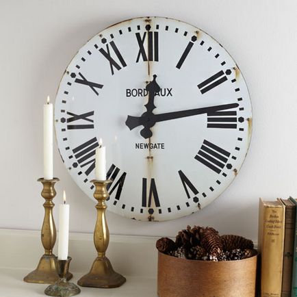 Vintage ceas în interiorul modelelor de perete, în spiritul retro francez
