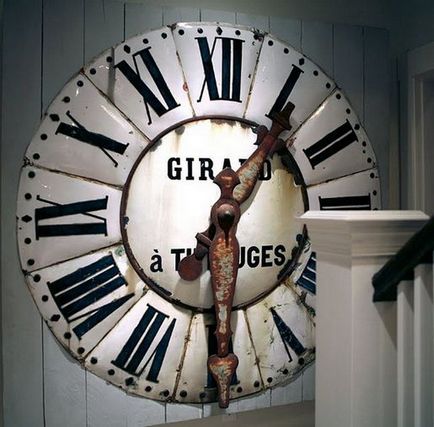 Vintage ceas în interiorul modelelor de perete, în spiritul retro francez