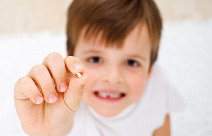 Dropirea dinților copilului în ordinea și calendarul copiilor