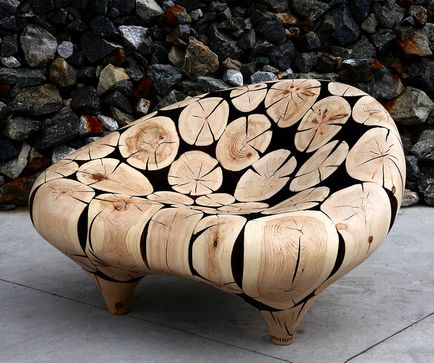 Artistul creează sculpturi uimitoare și mobilier din deșeuri din lemn