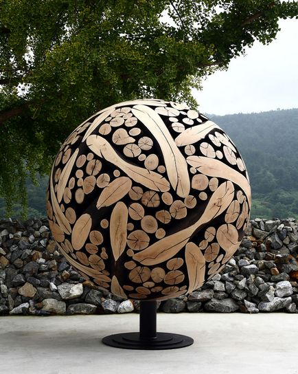 Художник створює приголомшливі скульптури і меблі з дерев'яних відходів