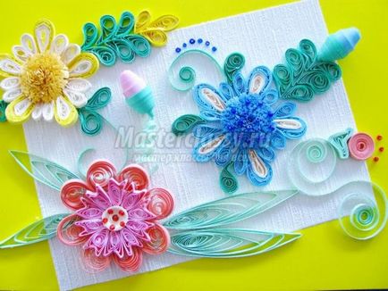 Aranjament luminos de flori în tehnica de quilling