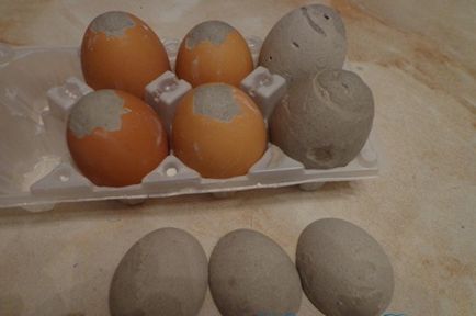 Ouă pentru Paști cu mâinile lor