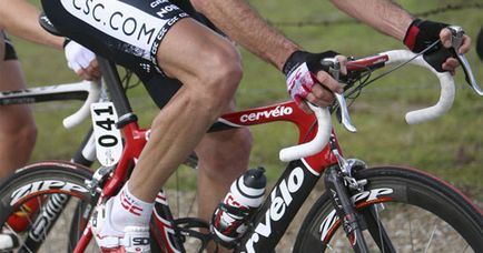 De ce cicliștii își rade picioarele