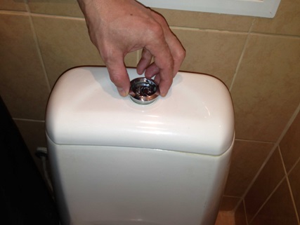 Ventile de închidere pentru bolta toaletă pentru a înlocui dispozitivul cu propriile mâini