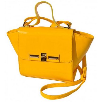 Жовта сумка з чим носити поєднання сумки з одягом, фото огляд