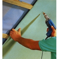 Suntem familiarizați cu cât de corect să lipiți un plin de tavan