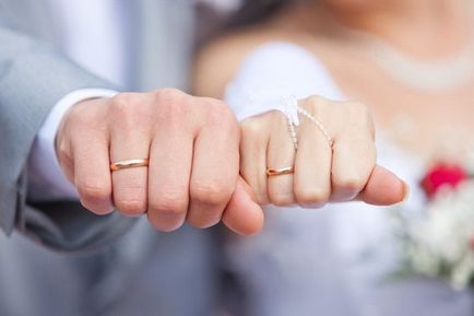 10 Причин чому чоловіки одружуються на нелюбимих