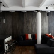 25 Cele mai bune idei pentru aranjarea unui design interior de cameră întunecată pe fotografie