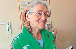 66 de ani, femeie în vârstă bolnavă