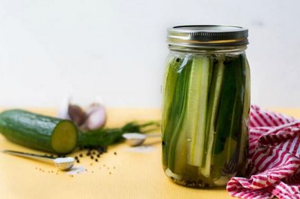 9 Рецептів відмінних малосольних огірків, дачні справи