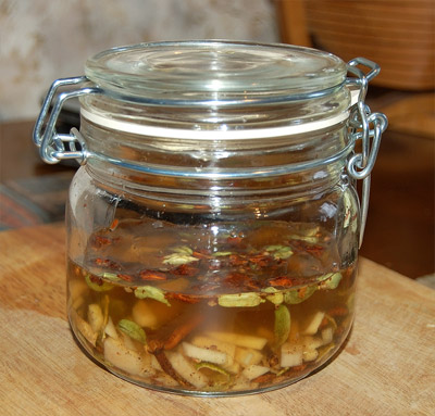 Aromás keserű, malátás kölyök (kölyök) Aromás keserű, malátás kölyök