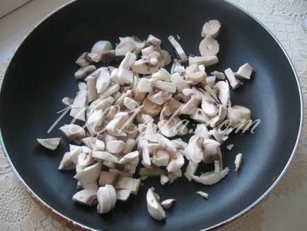 Баклажани човники з м'ясом і грибами - гарячі закуски від 1001 їжа