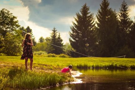 Fetele și pescuitul pe care trebuie să le cunoști o femeie, mergând la pescuit cu un bărbat
