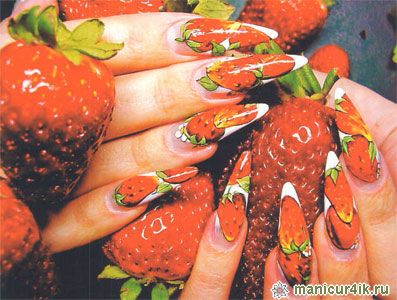 Design de unghii cu căpșuni