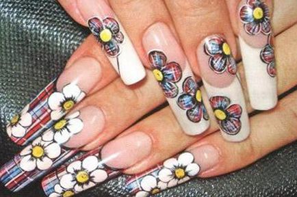 Nail design virágok, szép körmök - kiegészíti a képet