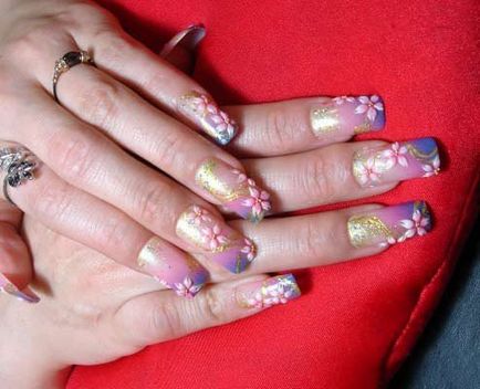 Дизайн нігтів з квітами, красиві нігті - додаток твого образу