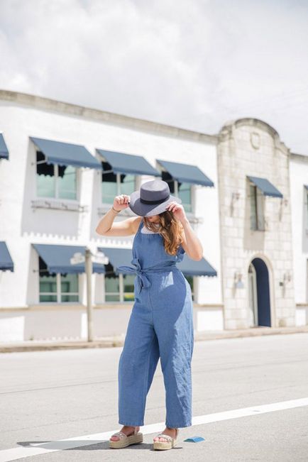 Salopete din denim, feminin, fotografie