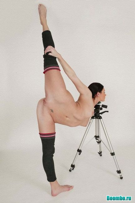 Fotografia unui gimnast gol - fotografii ale gimnastelor goi