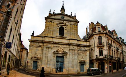 Orașul francez Besancon (regiunea franche-comte)