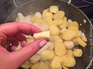 Фріттата з картоплею і копченої грудинкою