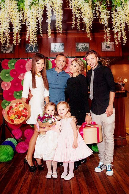 Fotbalistul roman Shishkin a sărbătorit ziua de naștere a fiicei sale cu familia lui Pavlyuchenko și Glushakova, salut!