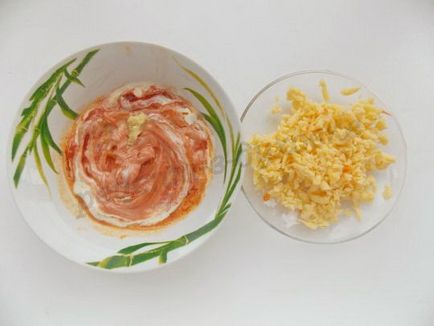Sandvișuri fierbinți cu cârnați și brânză