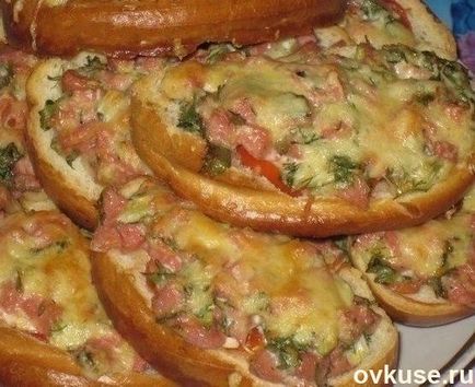 Гарячі бутерброди з сосисками - прості рецепти
