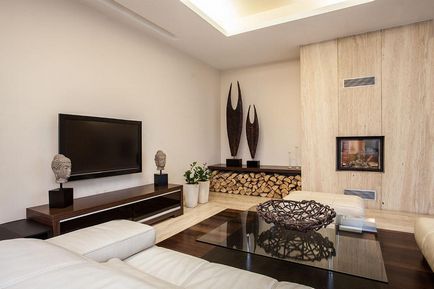 Camera de zi cu TV mare pentru zona de canapea și interiorul fotografiei, designul colțului și salonul în centrul apartamentului