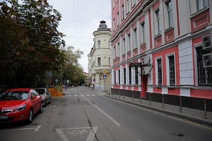 Cum să ajungi la teatru