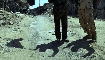 Cum bombardierul sinucigaș se pregătește pentru atacul terorist a fost spus de o armată militantă capturată (igil, islam) în Siria