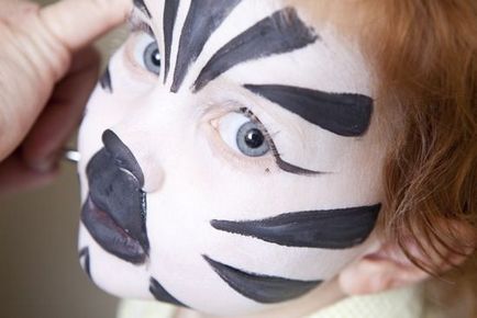 Cum sa desenezi o zebra pe fata ta, cum sa faci zebra aqua