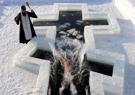 Cum să vă aruncați într-o gaură de gheață asupra regulilor botezului, sfidează înotul într-o gaură de gheață pentru botez