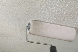 Cum de a albi tavanul drept