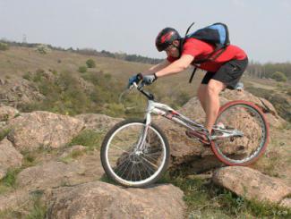 Cum sa conduci corect o bicicleta montana - 5 sfaturi