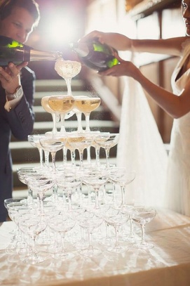 Як правильно прикрасити шампанське на весілля своїми руками фото і відео