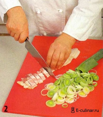Як приготувати картоплю запечений з цибулею-пореєм - рецепт з фото
