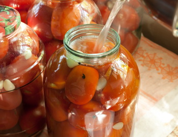 Cum sa gatiti tomate marinate - o reteta dovedita pas cu pas cu o poza pe un blog delicios