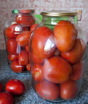 Cum să gătiți tomate marinate - o rețetă verificată pas cu pas cu o fotografie pe un blog delicios