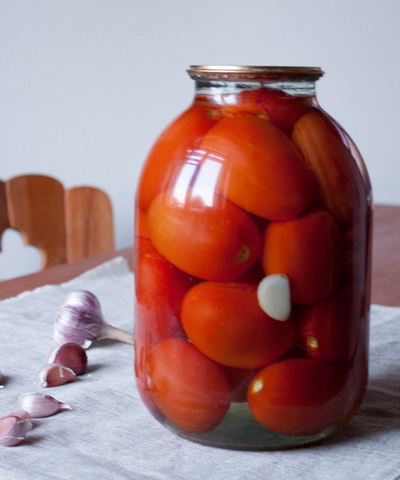 Cum să gătiți tomate marinate - o rețetă verificată pas cu pas cu o fotografie pe un blog delicios