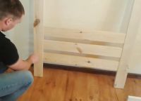 Hogyan készítsünk egy emeletes ágy kezével