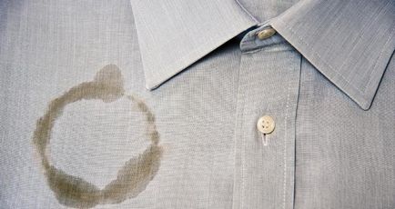Hogyan lehet megjeleníteni egy zsíros folt, hogyan kell eltávolítani a megrögzött ruhát, hogyan kell eltávolítani a zsír