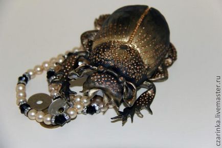Cum am creat un gândac de scarabeu din argilă polimerică