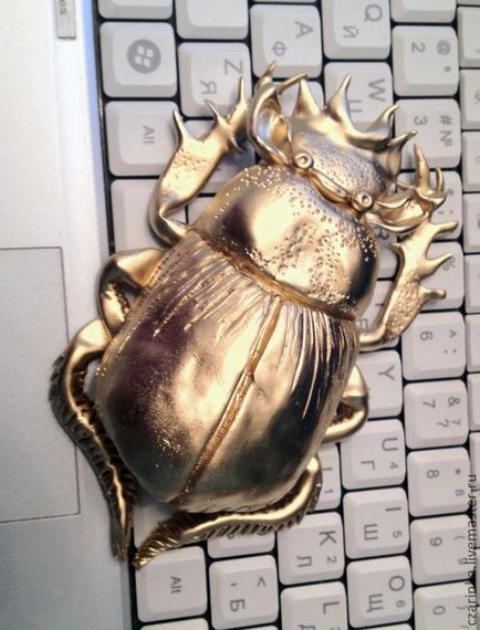Cum am creat un gândac de scarabeu din argilă polimerică