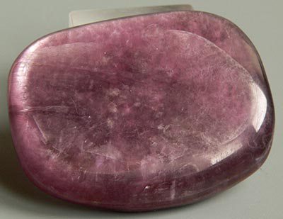 Камінь лепідоліт магічні властивості, опис і кому підходить