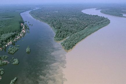 Коли річки зустрічаються - новини в фотографіях